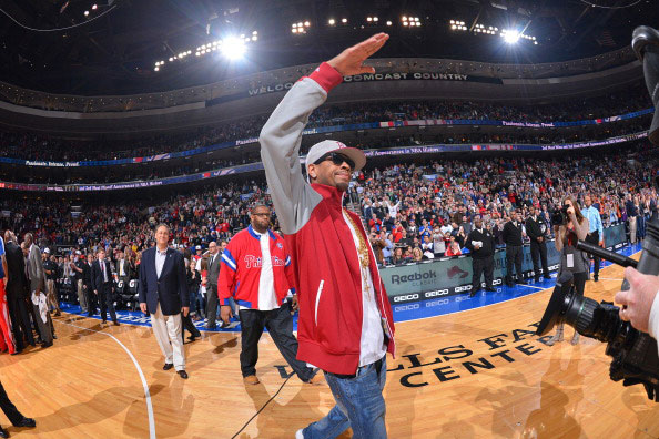 沪媒：莱昂纳多伤势没完全康复，刘若钒等人也有不同程度伤病（沪媒称莱昂纳多尚未完全康复，刘若钒等队友亦有不同程度伤情）