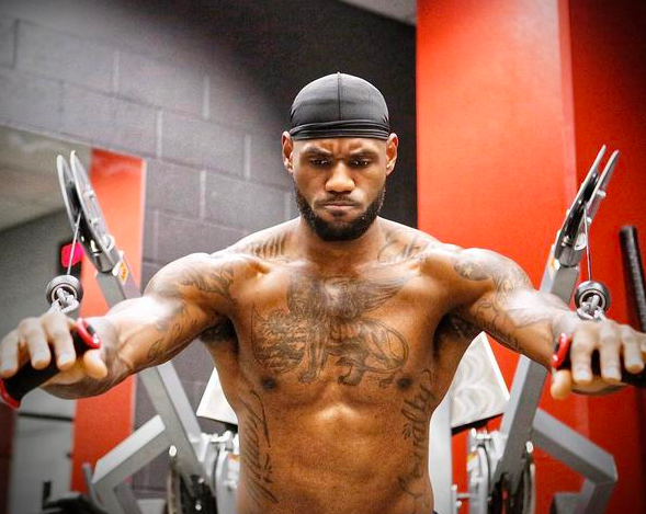 莫雷托：森林想先租后买签道路，尤文更希望永久转会（莫雷托：诺丁汉森林倾向先租后买，尤文更希望直接永久转会）