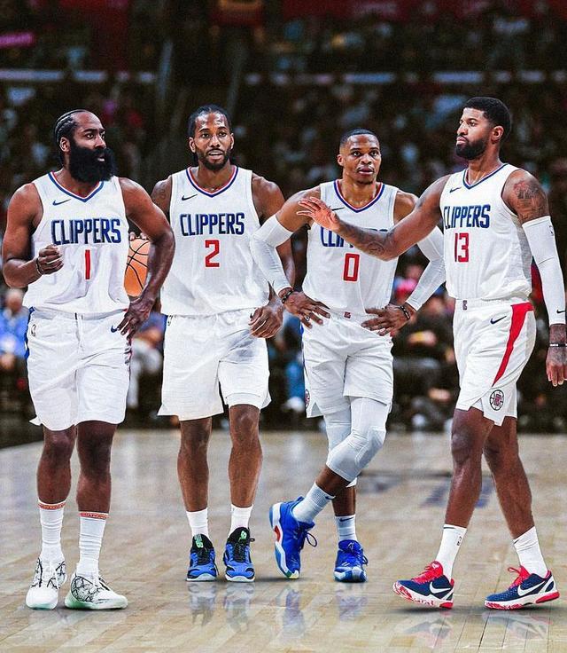 卡拉格：球迷们高喊斯洛特令人动容，在获胜后我真心为他开心（卡拉格：球迷为斯洛特的呼声令人动容，赢球后我由衷替他高兴）