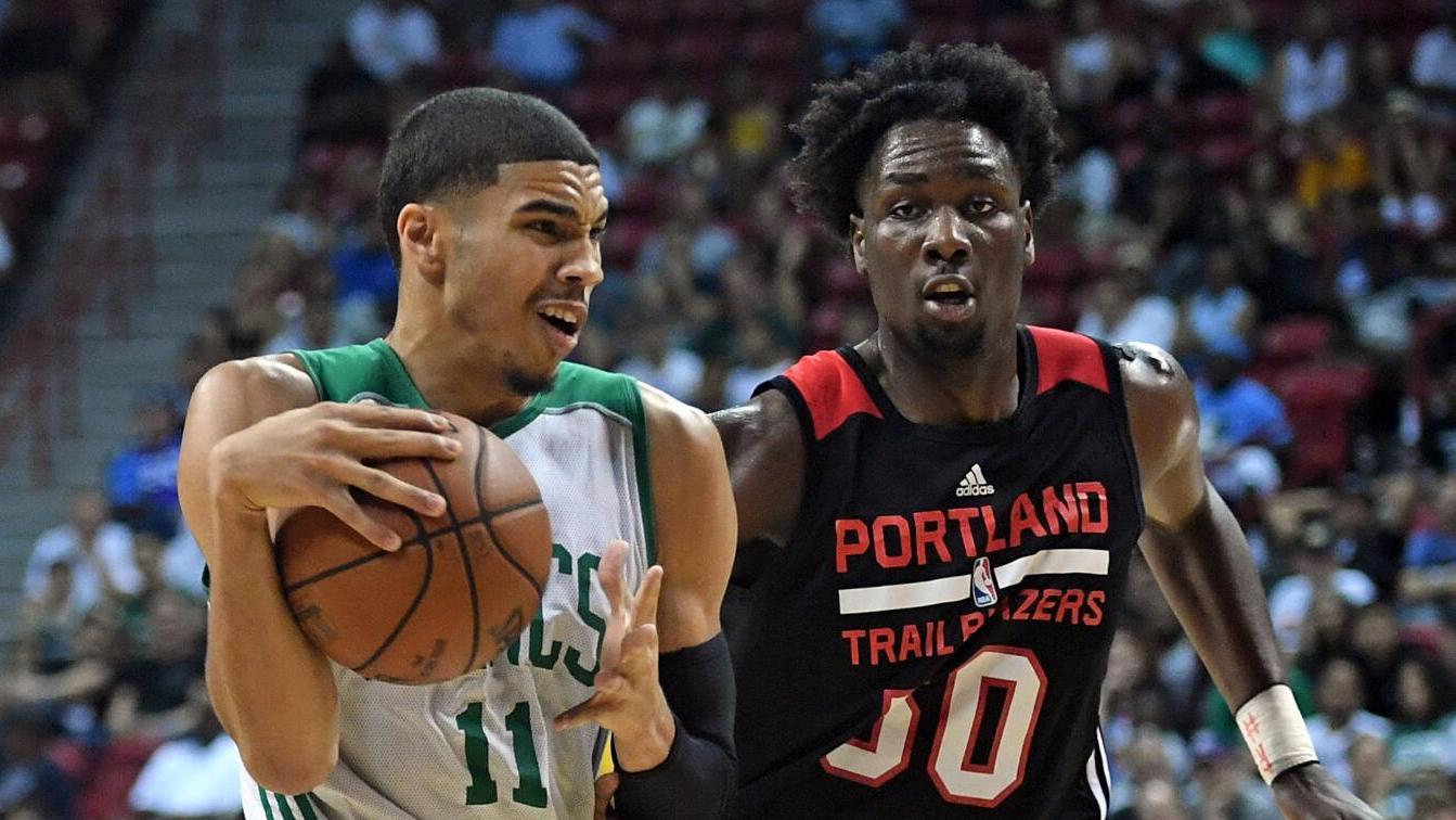 英媒：热刺有意罗德里戈和伊尔迪兹，范德芬是皇马引援目标（英媒称：热刺盯上罗德里戈与伊尔迪兹，皇马将范德芬列为引援目标）