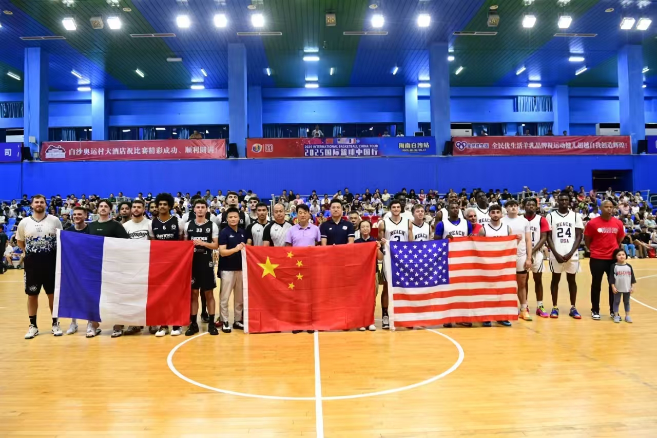 U17世界杯：奥地利2-0九人意大利晋级决赛，莫泽双响（U17世界杯：奥地利2-0力克9人意大利挺进决赛，莫泽梅开二度）