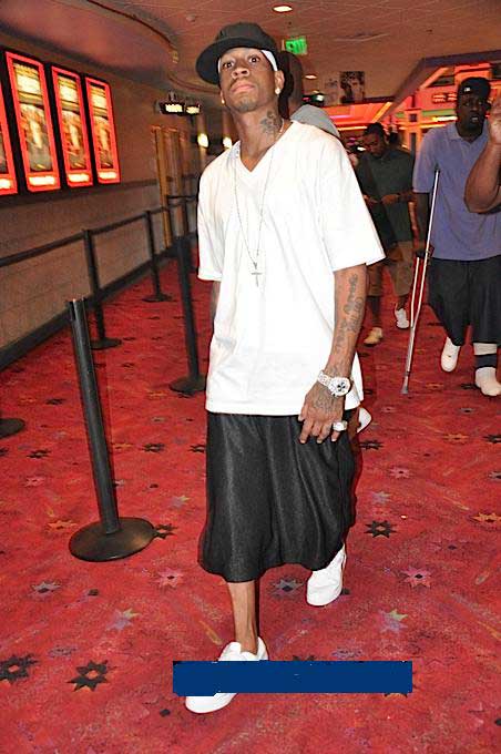 分差上双！桑普森跟进上篮得分并造成犯规 广厦一波8-0（分差破两位数！桑普森跟进上篮打成2+1 广厦掀起8-0高潮）