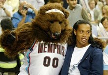 官方：皇家联合免签皇家社会旧将卢卡-圣加利（官宣：皇家联合免签前皇家社会球员卢卡-圣加利）